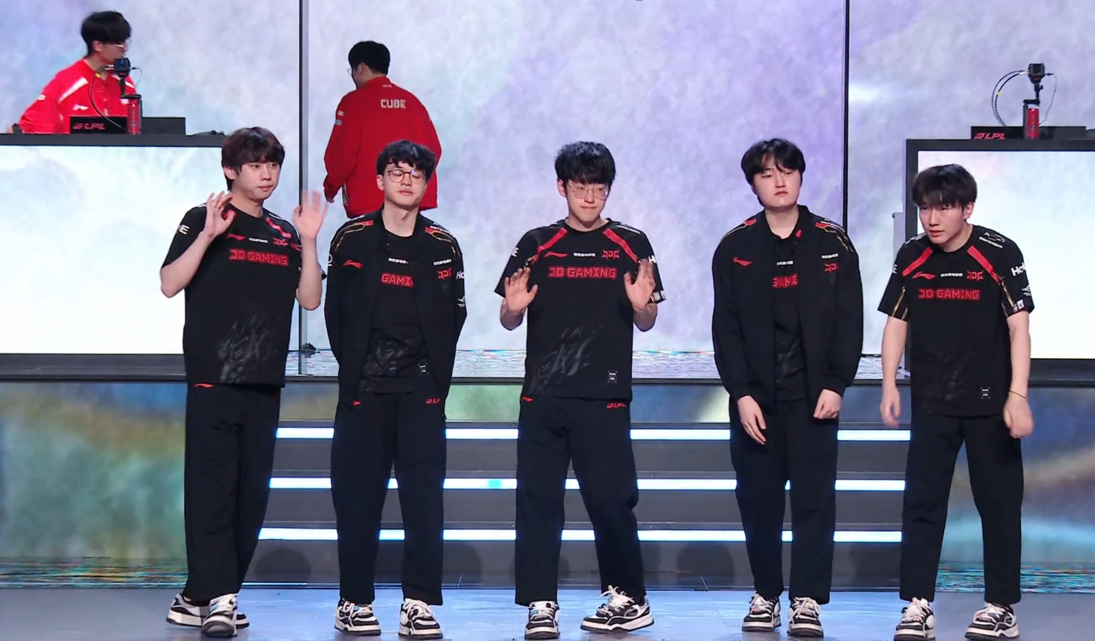 Scout重返赛场，比赛局势复杂首场状态出色，雄鹿观众沸腾！上演精彩一战的简单介绍-九游体育官网